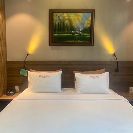 Sunflower Luxury Hotel Ho Chi Minh City Exterior photo