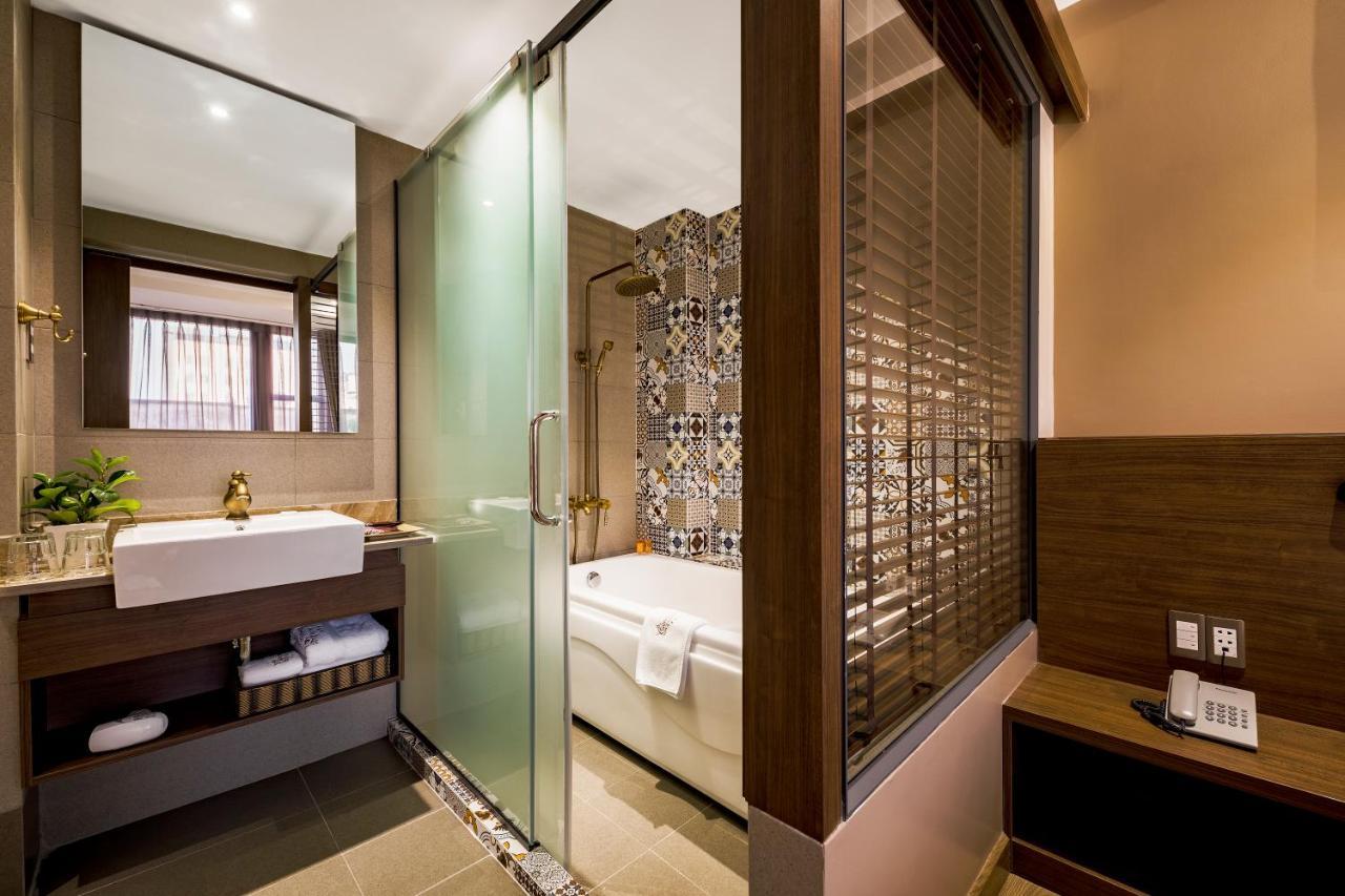 Sunflower Luxury Hotel Ho Chi Minh City Exterior photo